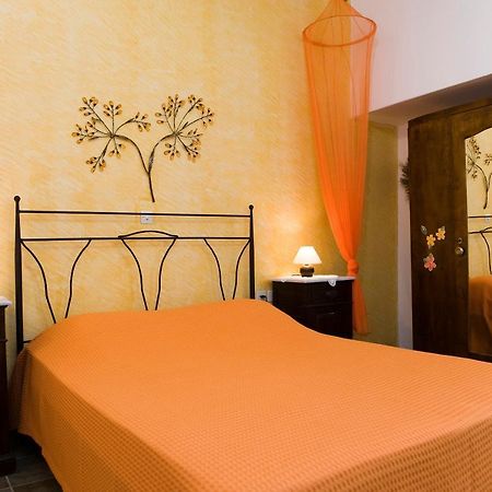 Pepi'S Rooms Triovasalos Экстерьер фото