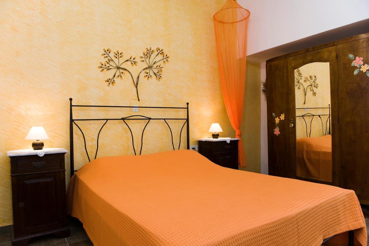 Pepi'S Rooms Triovasalos Экстерьер фото